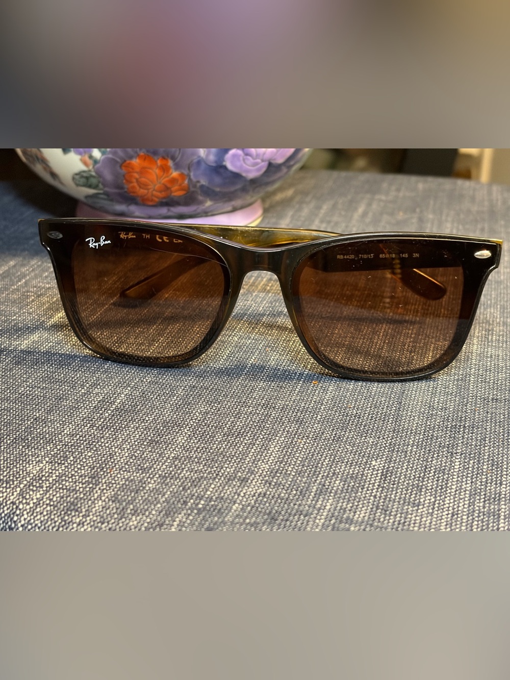 Classic Ray Ban Wayfarer Sunglasses in Brown with Tortoise Arms - Brown Gradient